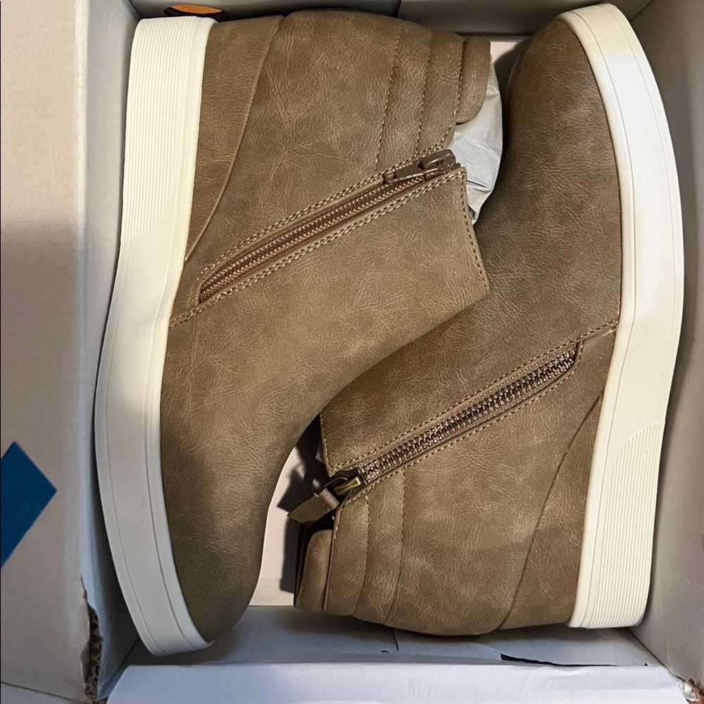 Tan Ankle Boots with Zipper